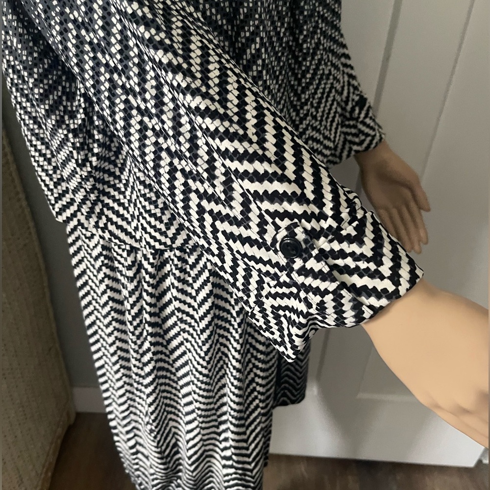 Laura Dress - Picture 6 of 10
